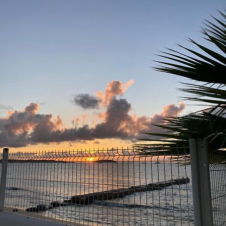 Appartement PIEDS DANS L'EAU VUE MER ACCES PLAGE ET PISCINE Marigot  Exterior foto